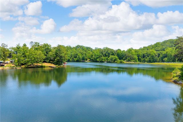 334 Lake Becky Road, Mountain Rest, SC 29664
