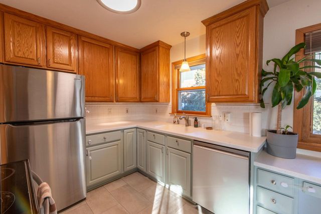 17530 Burnet STREET, Brookfield, WI 53045