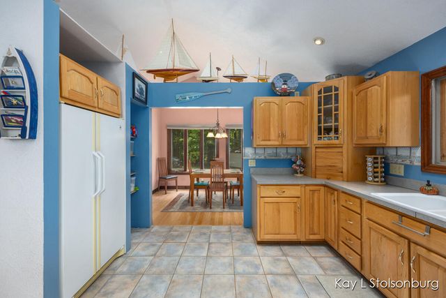 10714 Stoneridge Drive, Shelbyville, MI 49344