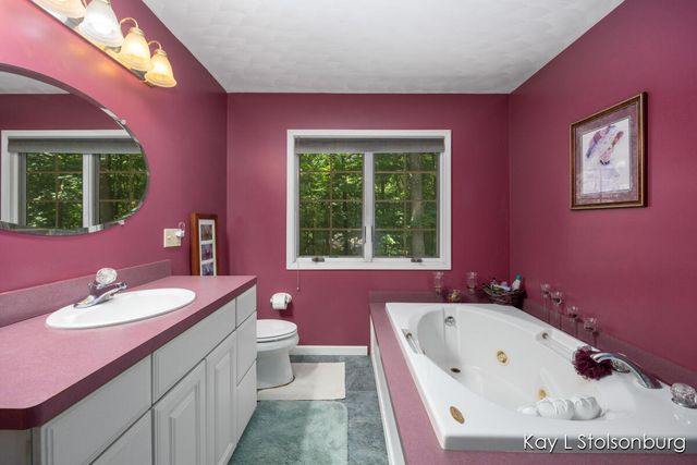 10714 Stoneridge Drive, Shelbyville, MI 49344