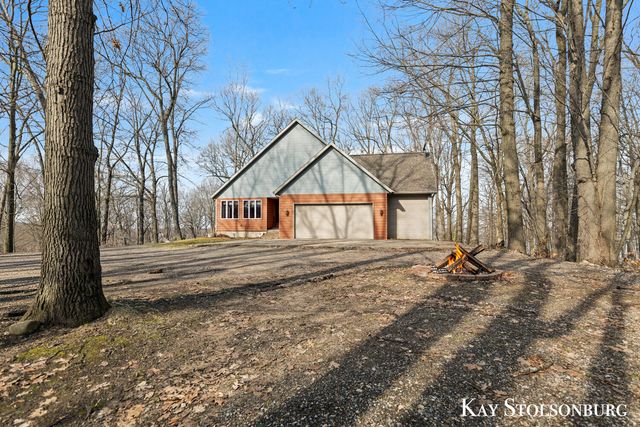 10714 Stoneridge Drive, Shelbyville, MI 49344