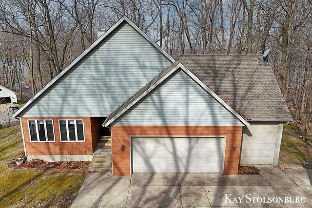 10714 Stoneridge Drive, Shelbyville, MI 49344
