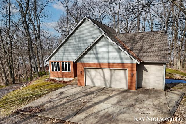 10714 Stoneridge Drive, Shelbyville, MI 49344