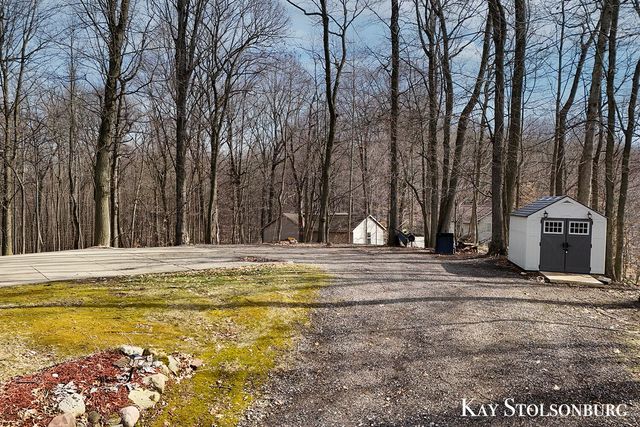 10714 Stoneridge Drive, Shelbyville, MI 49344