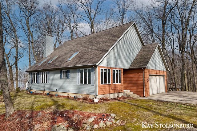 10714 Stoneridge Drive, Shelbyville, MI 49344