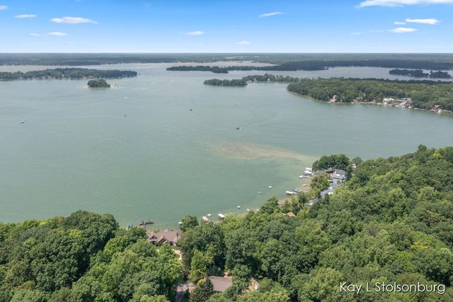 10714 Stoneridge Drive, Shelbyville, MI 49344