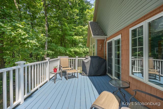 10714 Stoneridge Drive, Shelbyville, MI 49344