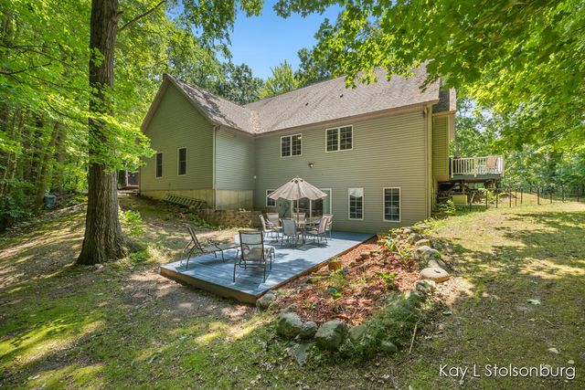 10714 Stoneridge Drive, Shelbyville, MI 49344