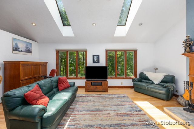 10714 Stoneridge Drive, Shelbyville, MI 49344