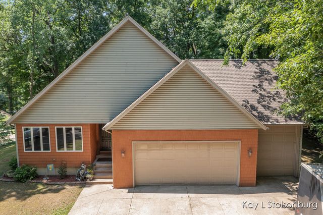 10714 Stoneridge Drive, Shelbyville, MI 49344