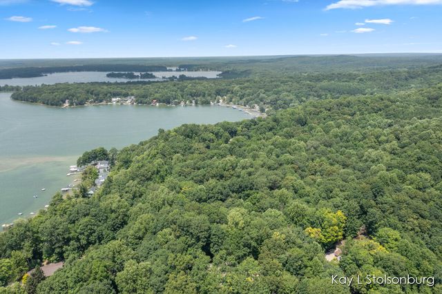 10714 Stoneridge Drive, Shelbyville, MI 49344