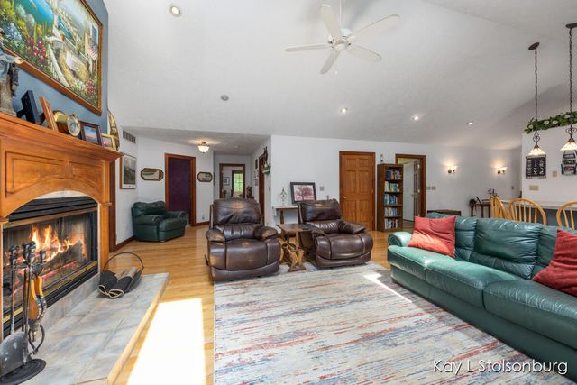 10714 Stoneridge Drive, Shelbyville, MI 49344