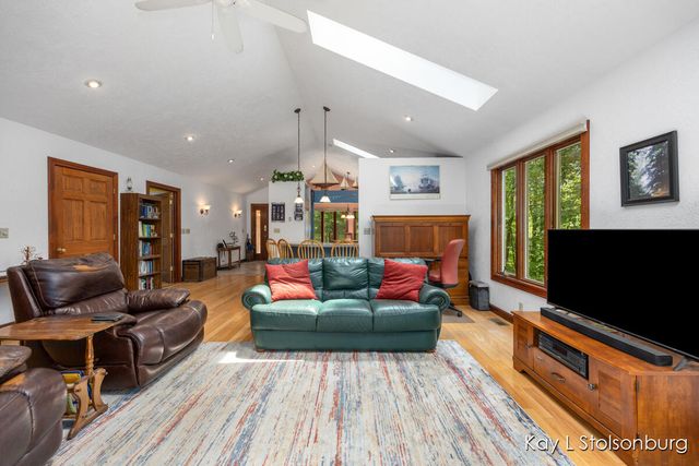 10714 Stoneridge Drive, Shelbyville, MI 49344