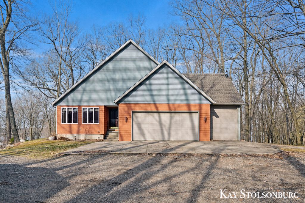 10714 Stoneridge Drive, Shelbyville, MI 49344