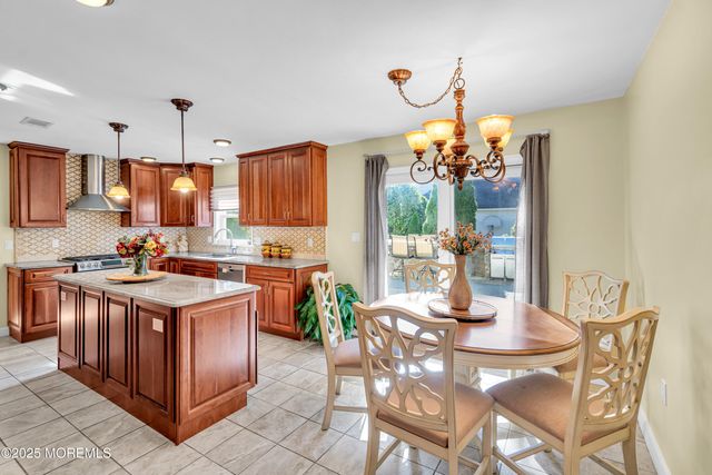 64 Hawthorne Avenue, Holmdel, NJ 07733