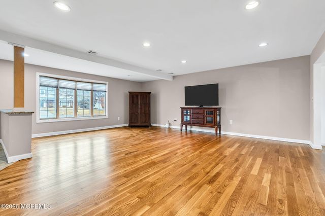 64 Hawthorne Avenue, Holmdel, NJ 07733