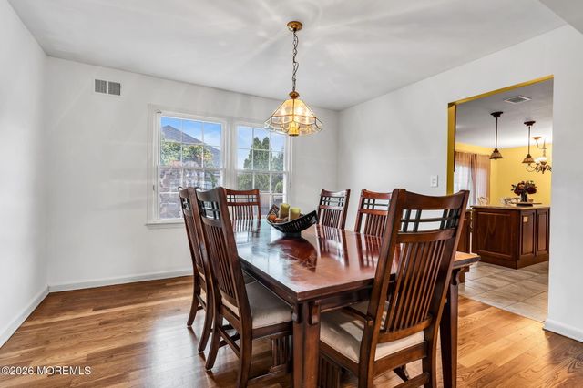 64 Hawthorne Avenue, Holmdel, NJ 07733