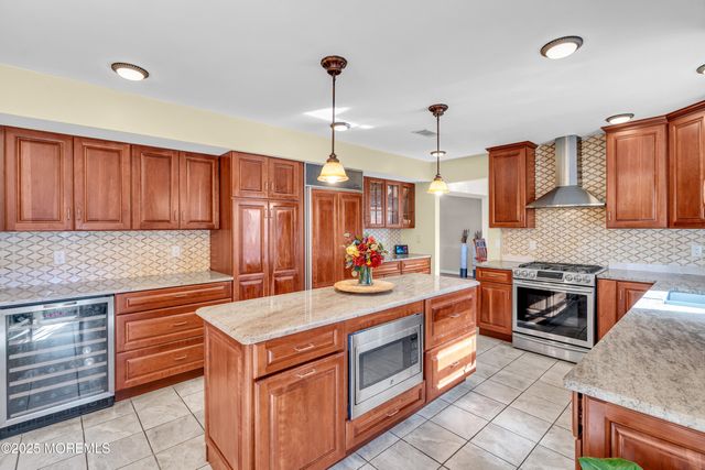 64 Hawthorne Avenue, Holmdel, NJ 07733