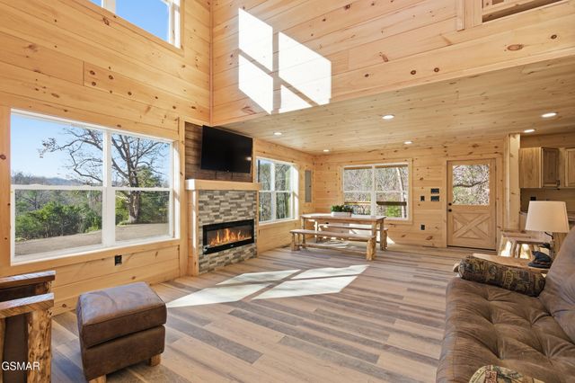 608 Cedar Road, Pigeon Forge, TN 37863