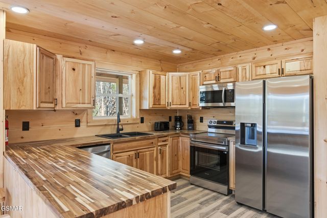 608 Cedar Road, Pigeon Forge, TN 37863