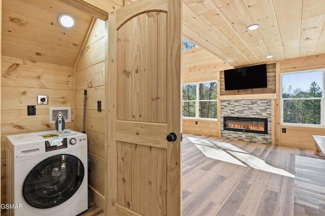 608 Cedar Road, Pigeon Forge, TN 37863