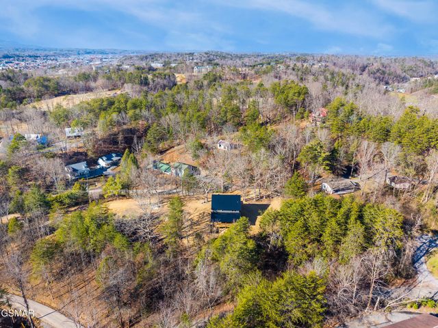 608 Cedar Road, Pigeon Forge, TN 37863