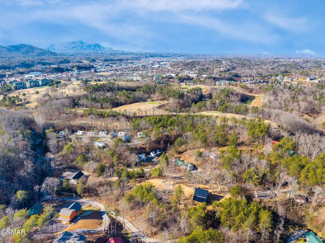 608 Cedar Road, Pigeon Forge, TN 37863