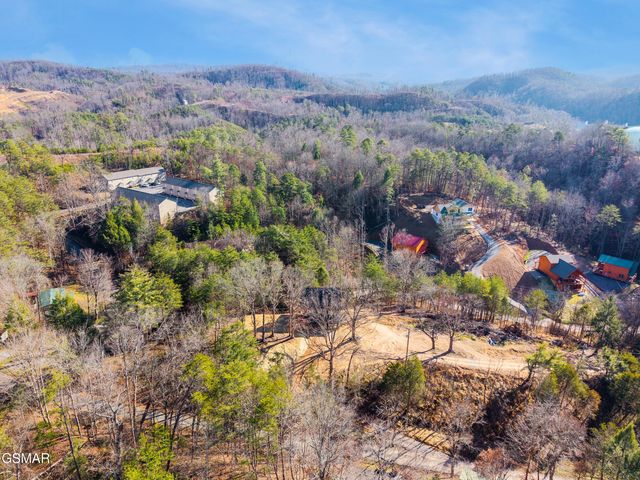 608 Cedar Road, Pigeon Forge, TN 37863