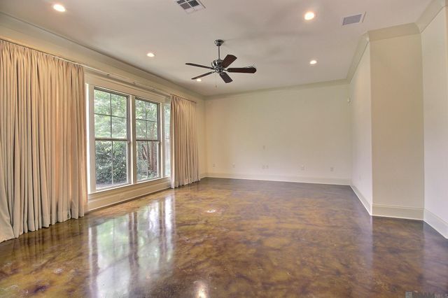 7470 Sevenoaks Ave, Baton Rouge, LA 70806