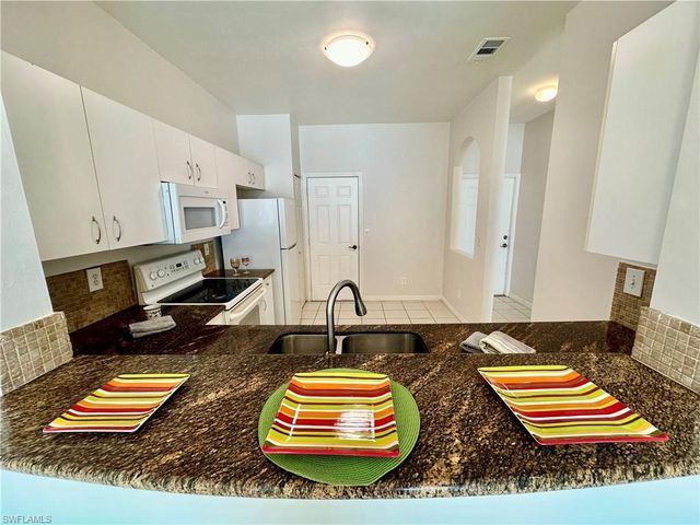 3614 Pine Oak CIR 103, Fort Myers, FL 33916
