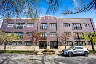 2310 W NELSON Street 102, Chicago, IL 60618
