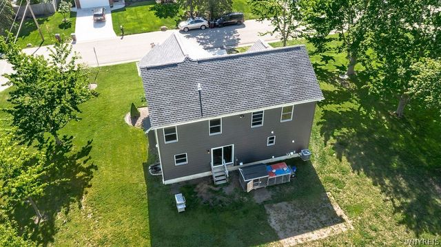 35 Lakewood Drive, Orchard Park, NY 14127