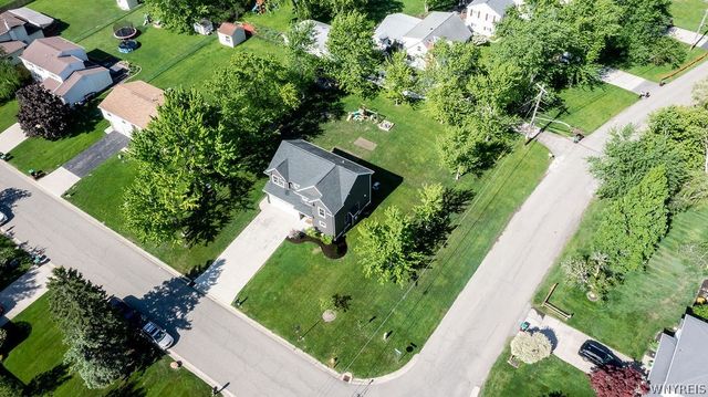 35 Lakewood Drive, Orchard Park, NY 14127