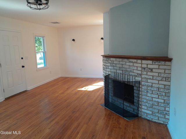 20 Orchard Road, Schodack, NY 12033