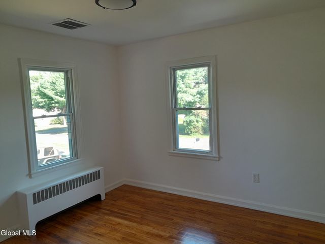 20 Orchard Road, Schodack, NY 12033