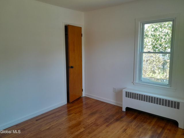 20 Orchard Road, Schodack, NY 12033