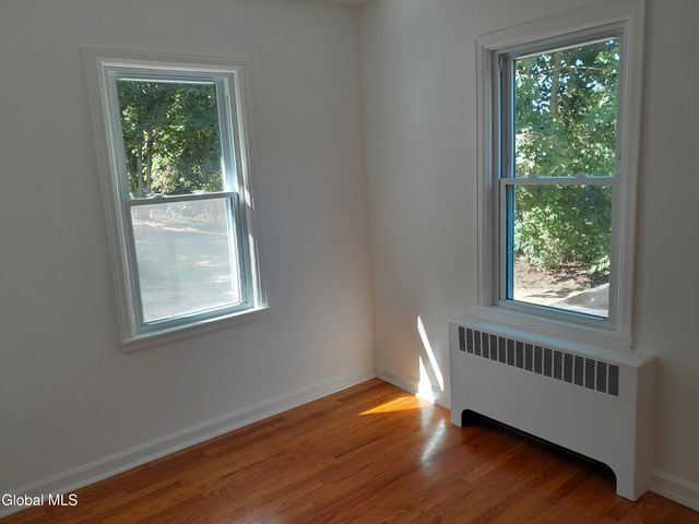 20 Orchard Road, Schodack, NY 12033