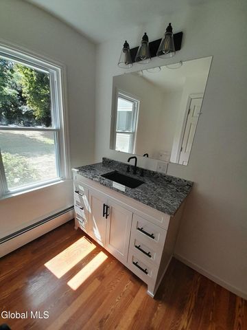 20 Orchard Road, Schodack, NY 12033