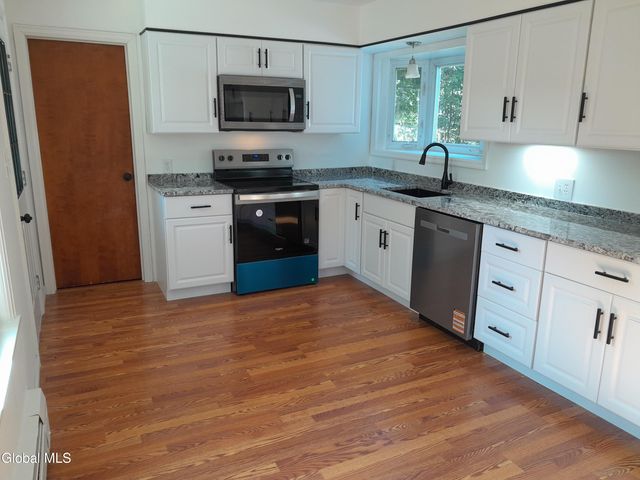 20 Orchard Road, Schodack, NY 12033