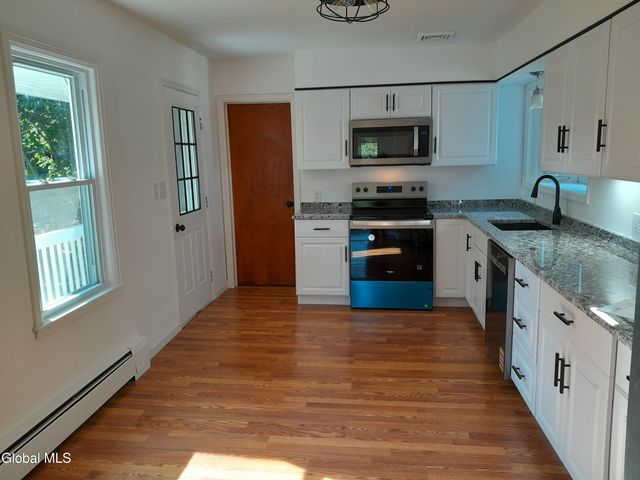 20 Orchard Road, Schodack, NY 12033