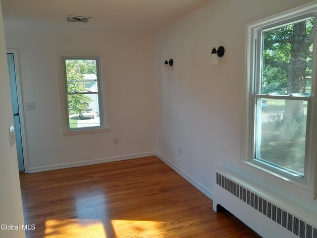 20 Orchard Road, Schodack, NY 12033