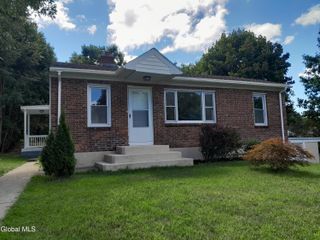 20 Orchard Road, Schodack, NY 12033