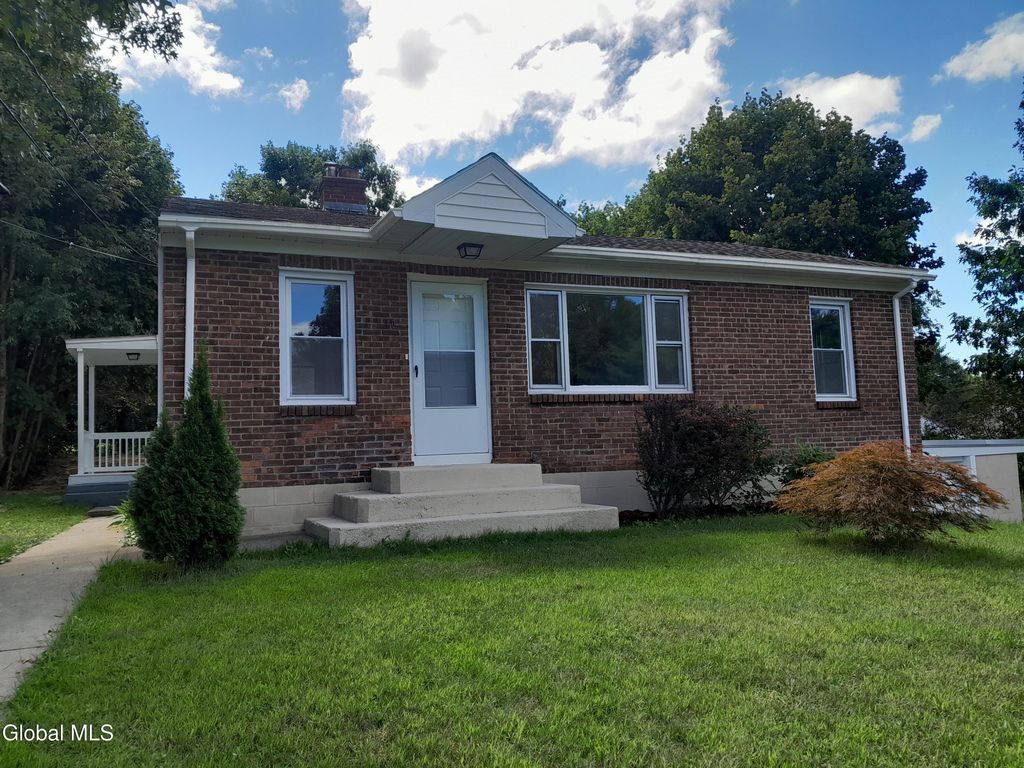 20 Orchard Road, Schodack, NY 12033