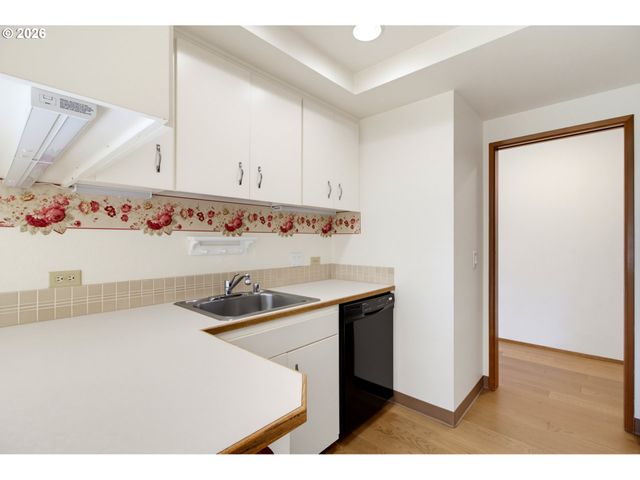 2624 Se BAYPOINT Dr 6, Vancouver, WA 98683