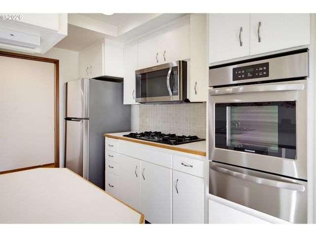2624 Se BAYPOINT Dr 6, Vancouver, WA 98683