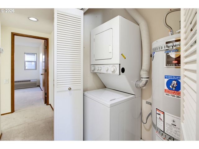 2624 Se BAYPOINT Dr 6, Vancouver, WA 98683