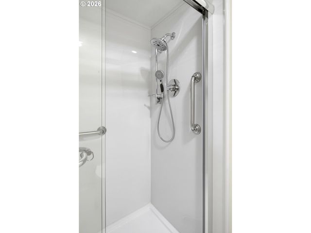 2624 Se BAYPOINT Dr 6, Vancouver, WA 98683