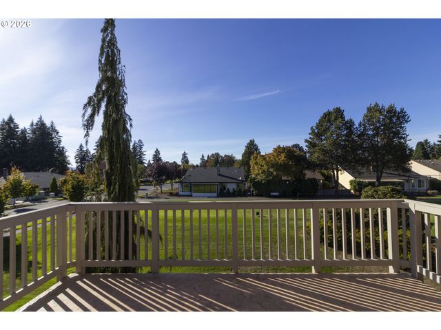 2624 Se BAYPOINT Dr 6, Vancouver, WA 98683