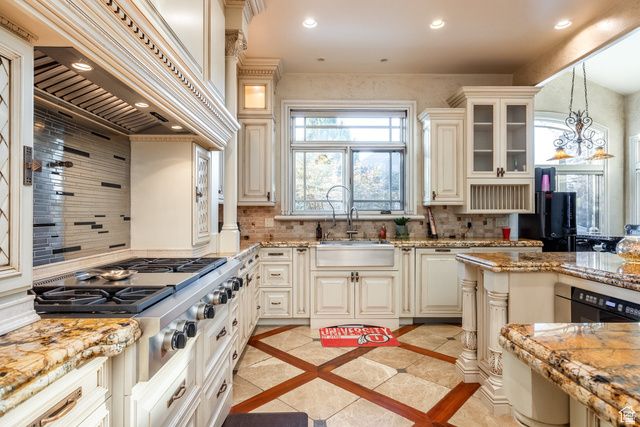 694 W CEPHUS RD, Draper, UT 84020