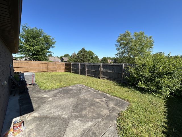 985 Culverson Ct, Clarksville, TN 37040